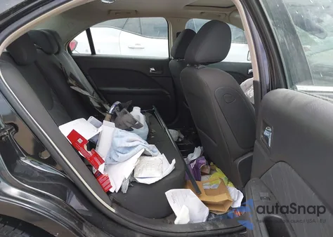 2010 Mercury Milan from USA, damaged, VIN 3MEHM0HA2AR664854